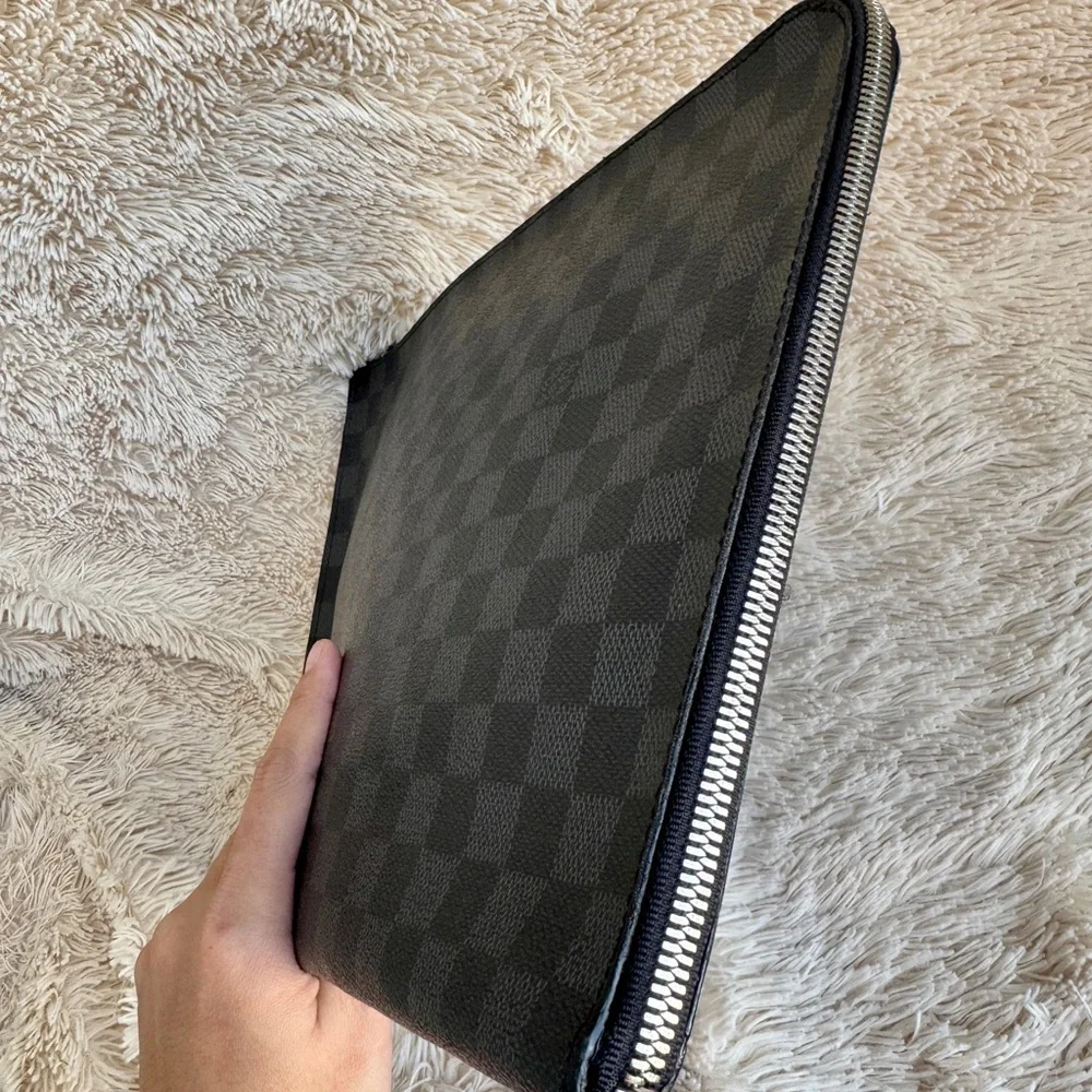 Louis Vuitton Damier Graphite Laptop Case Cover, size 15-Inch - Black